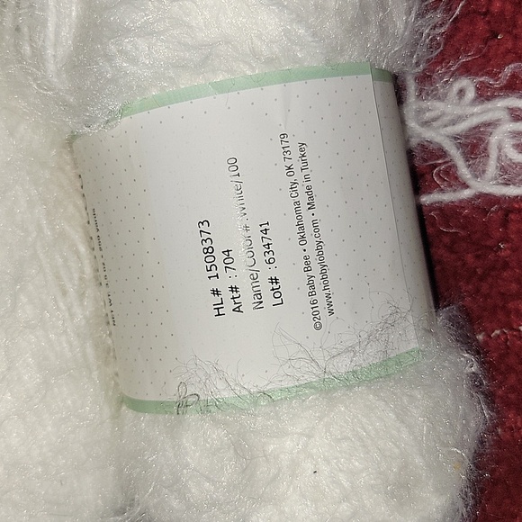 Baby Bee Baby Lou Lou Net Wt 3.5 Oz, 259 Yards Skeins 2 White 5 Hugs&Kiss - Picture 12 of 16